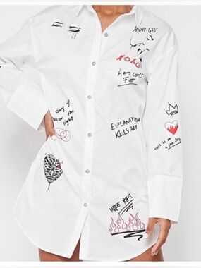 NWOT Maniere De Voir White Graffiti Art Print Buttoned Long Shirt Tunic US10